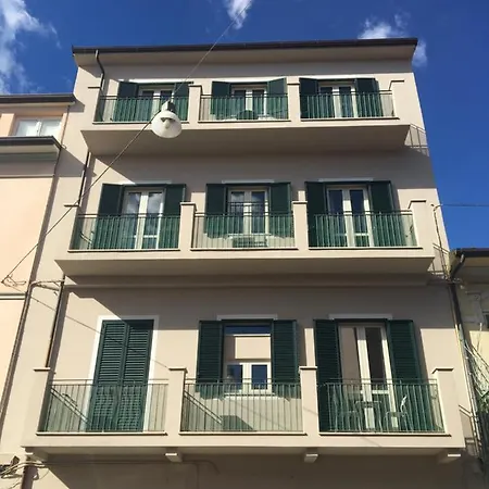 Lägenhet Centrico A 100 Metri Dal Mare. Viareggio