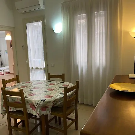 Appartement Centrico A 100 Metri Dal Mare.