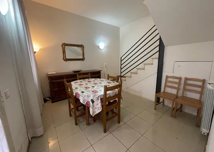 Centrico A 100 Metri Dal Mare. فياريجيو