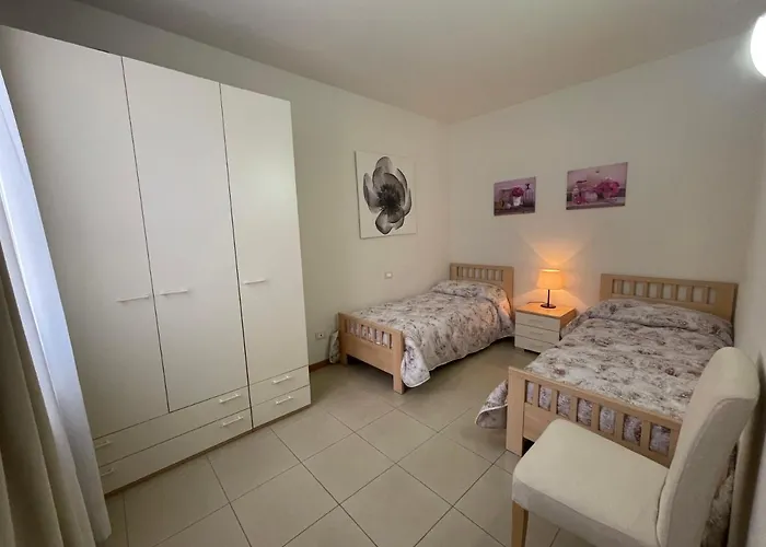 Centrico A 100 Metri Dal Mare. * Viareggio